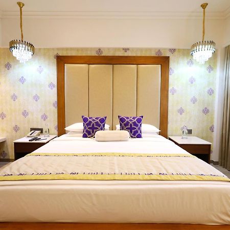 Vivanta Bengaluru Residency Road Dış mekan fotoğraf