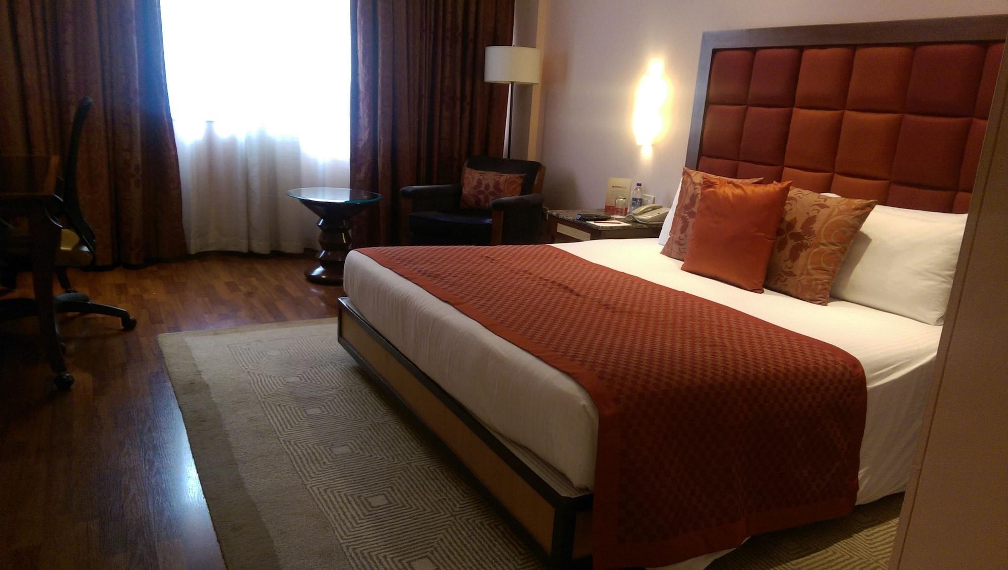 Vivanta Bengaluru Residency Road Dış mekan fotoğraf