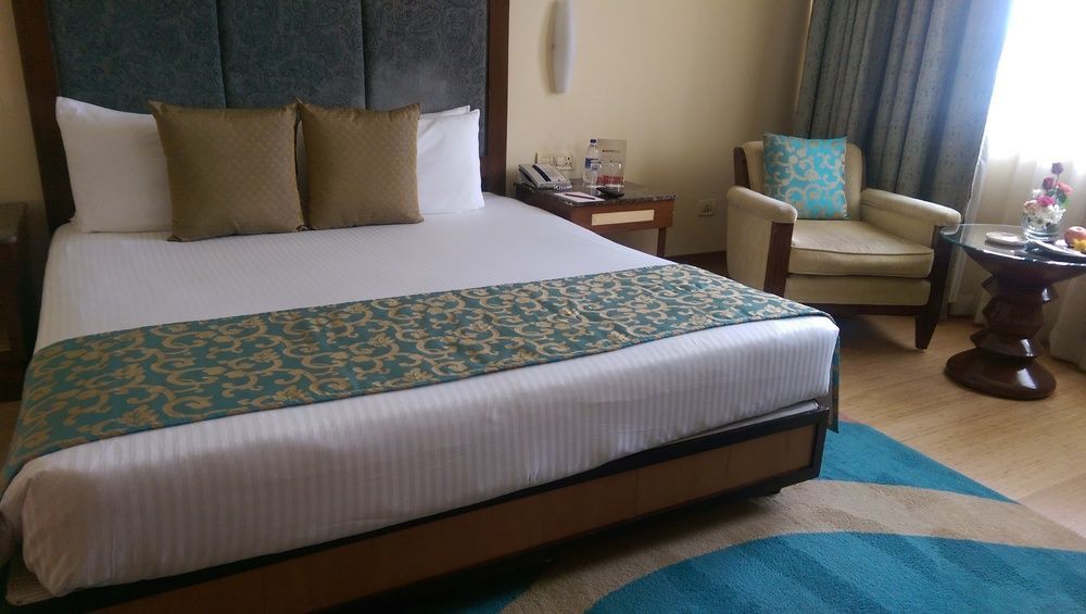 Vivanta Bengaluru Residency Road Dış mekan fotoğraf